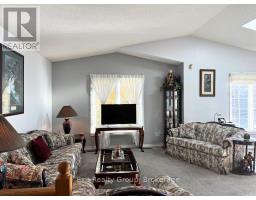 Bedroom 3 - 2585 County Rd 2, Prince Edward County, ON K0K1A0 Photo 10