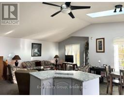 2585 County Rd 2, Prince Edward County, ON K0K1A0 Photo 13