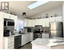 2585 County Rd 2, Prince Edward County, ON K0K1A0 Photo 15