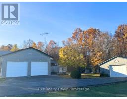 Primary Bedroom - 2585 County Rd 2, Prince Edward County, ON K0K1A0 Photo 6