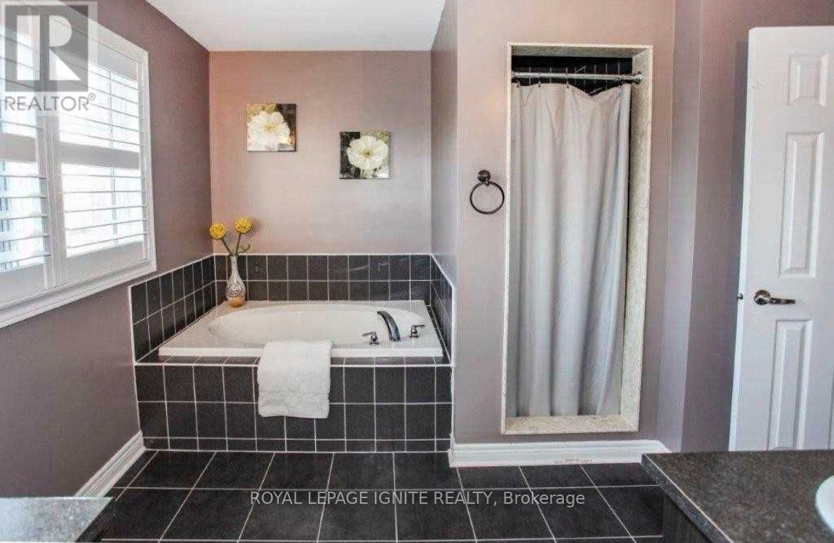 7 Cooperage Lane, Ajax, ON photo 13