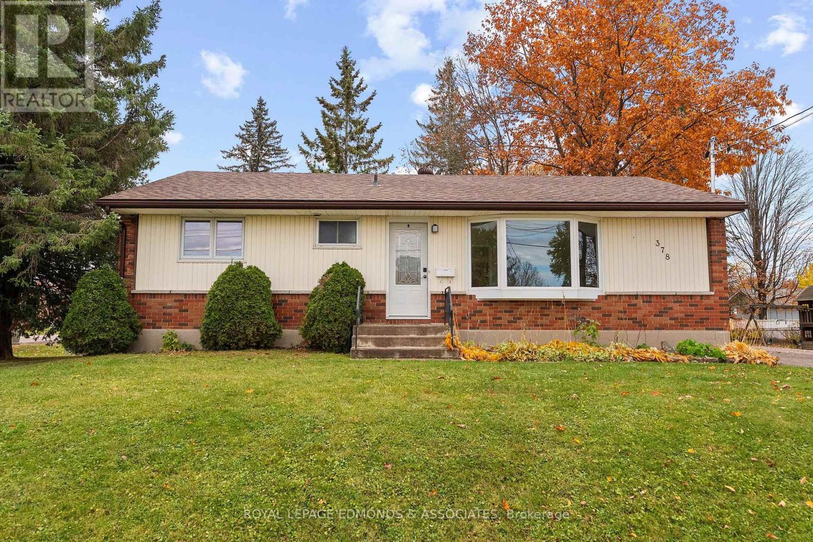 378 CHAMBERLAIN STREET, Pembroke