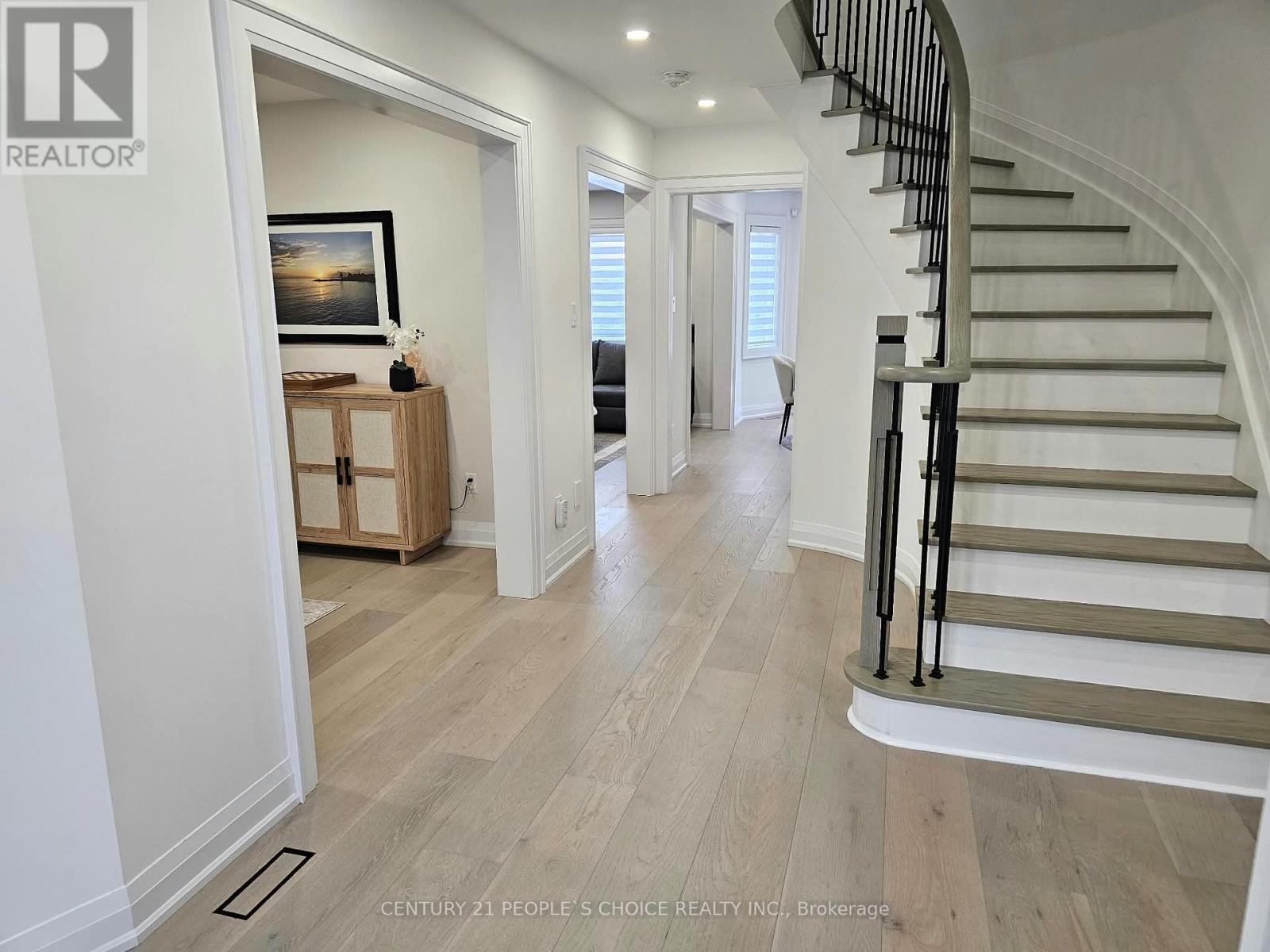 7 PENHURST PLACE, Caledon (Bolton East) — photo 3