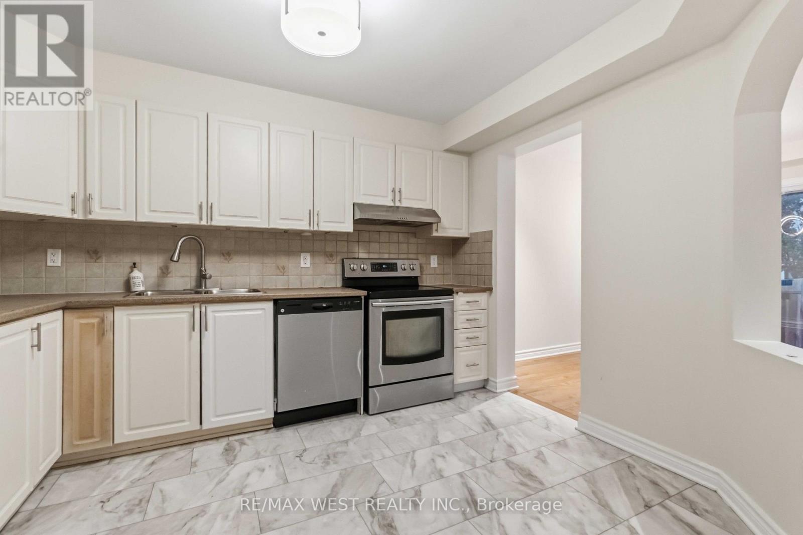 140 LERTA WAY, Ottawa — photo 10