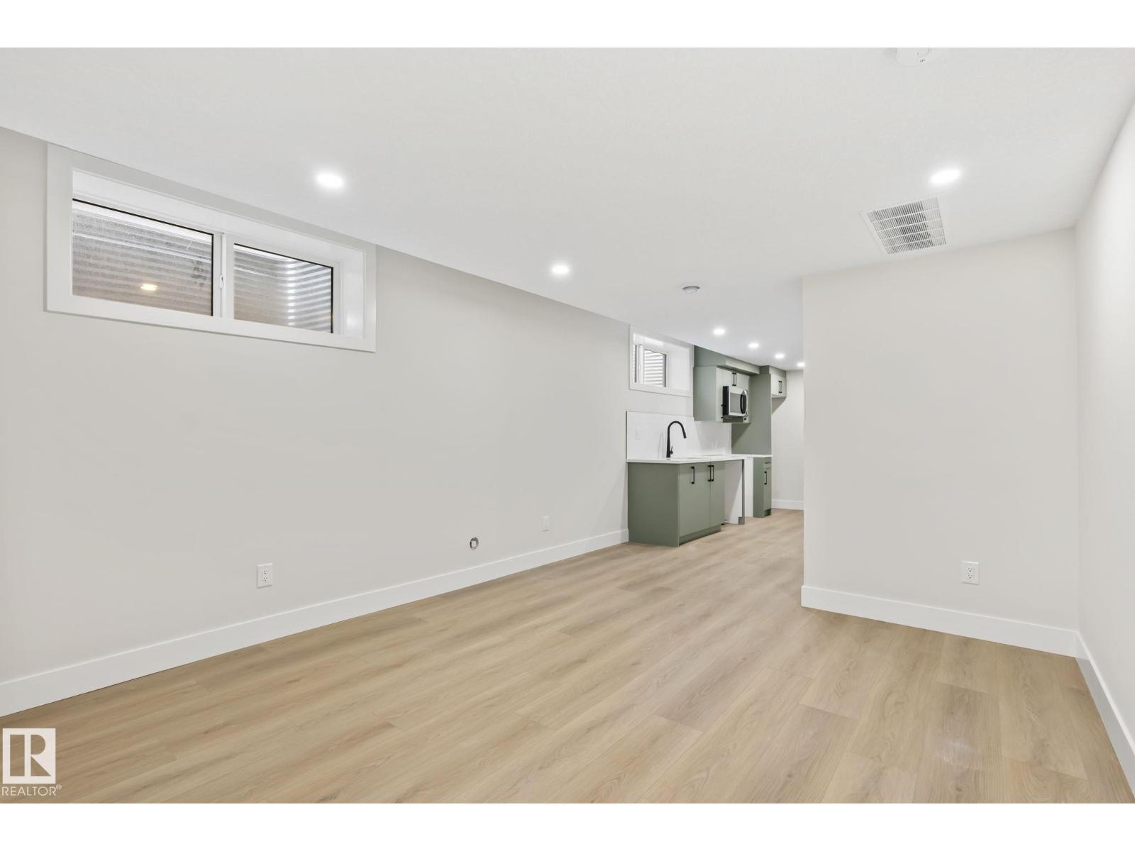 Property photograph 42 for MLS E4514431