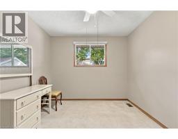 30 Carlyle Place, Kitchener, ON N2P1R6 Photo 28