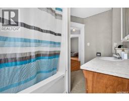416 5th Avenue Nw, Moose Jaw, SK S6H3X9 Photo 32