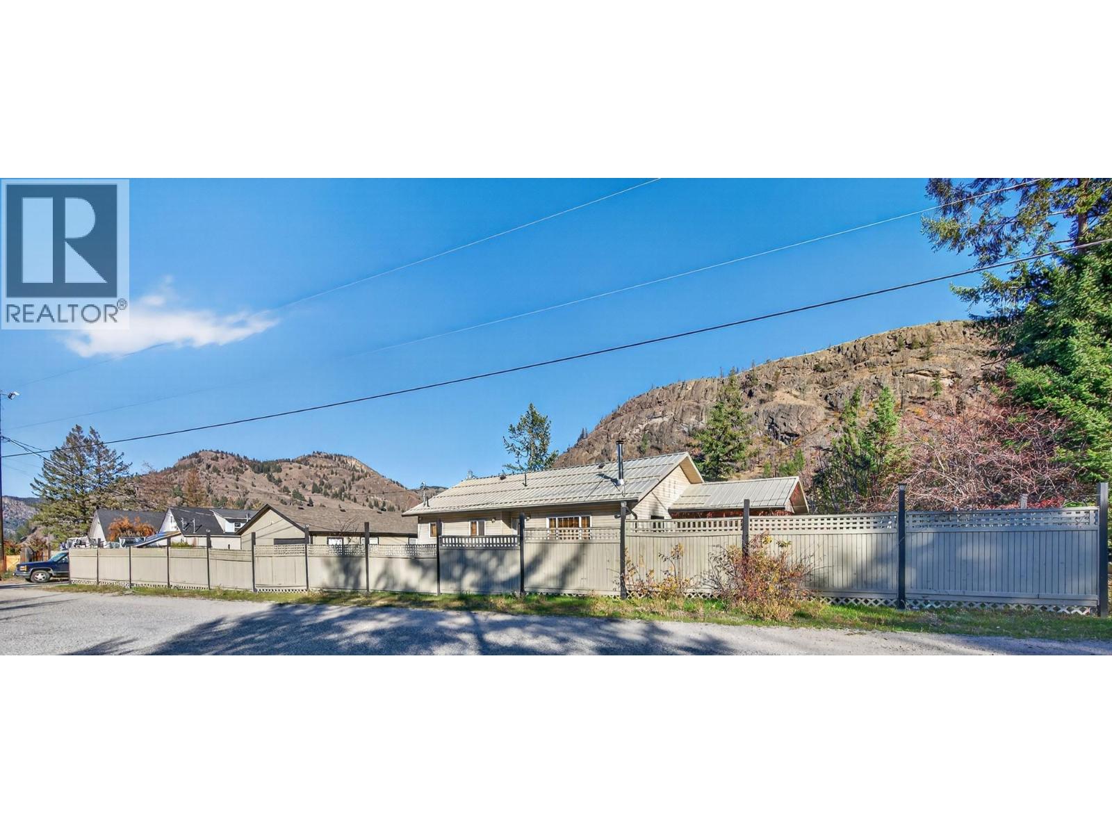 523 Grand Oro Road, Kaleden