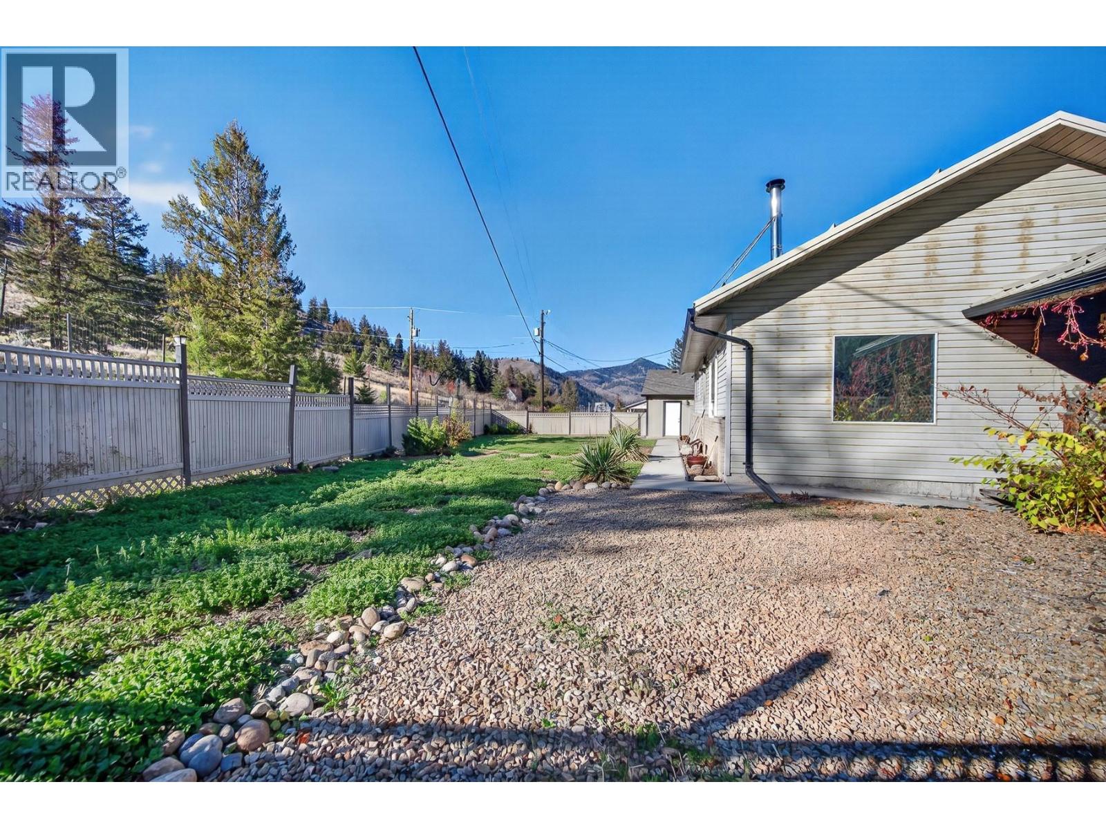 523 Grand Oro Road, Kaleden