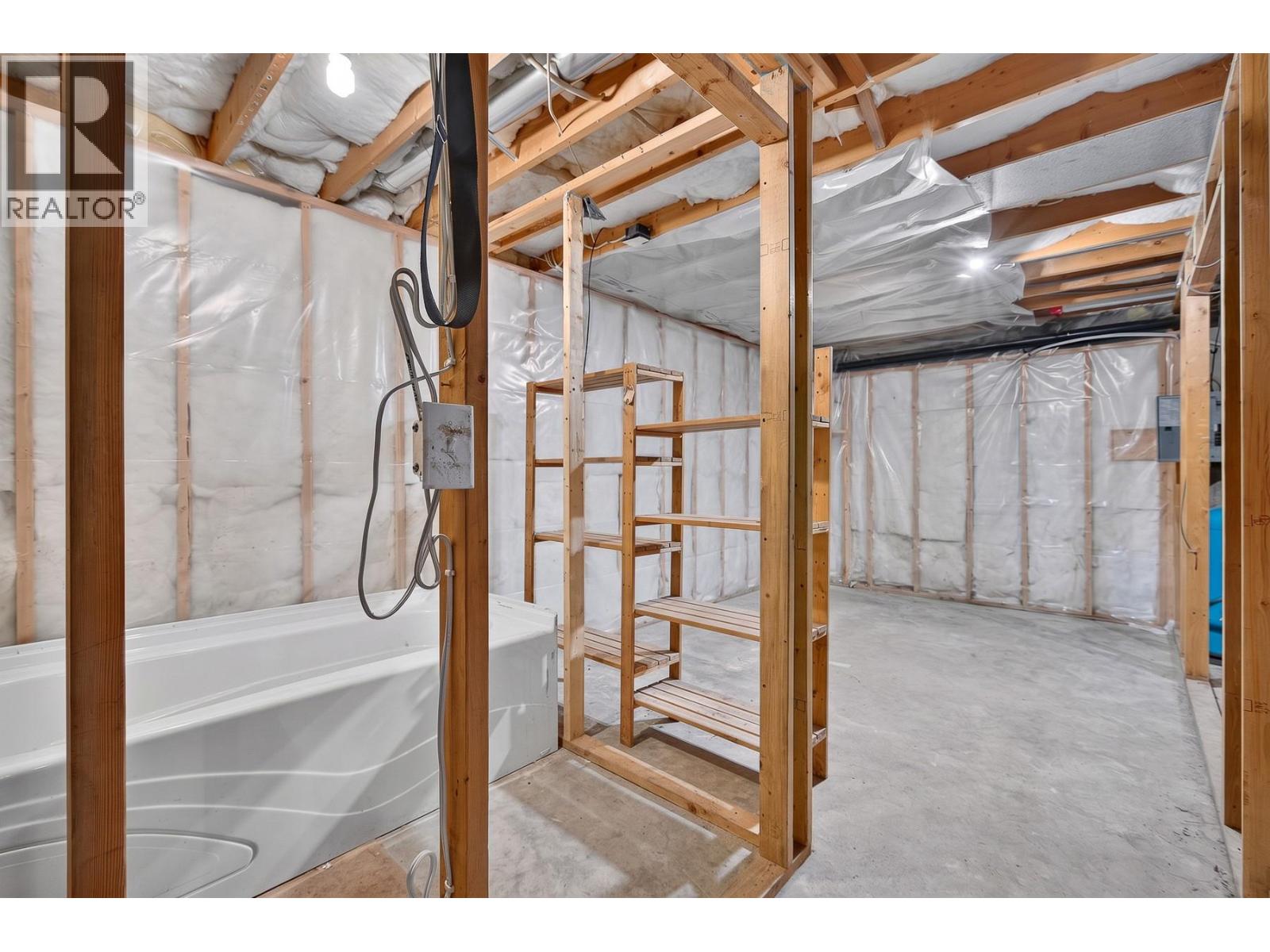 523 Grand Oro Road, Kaleden