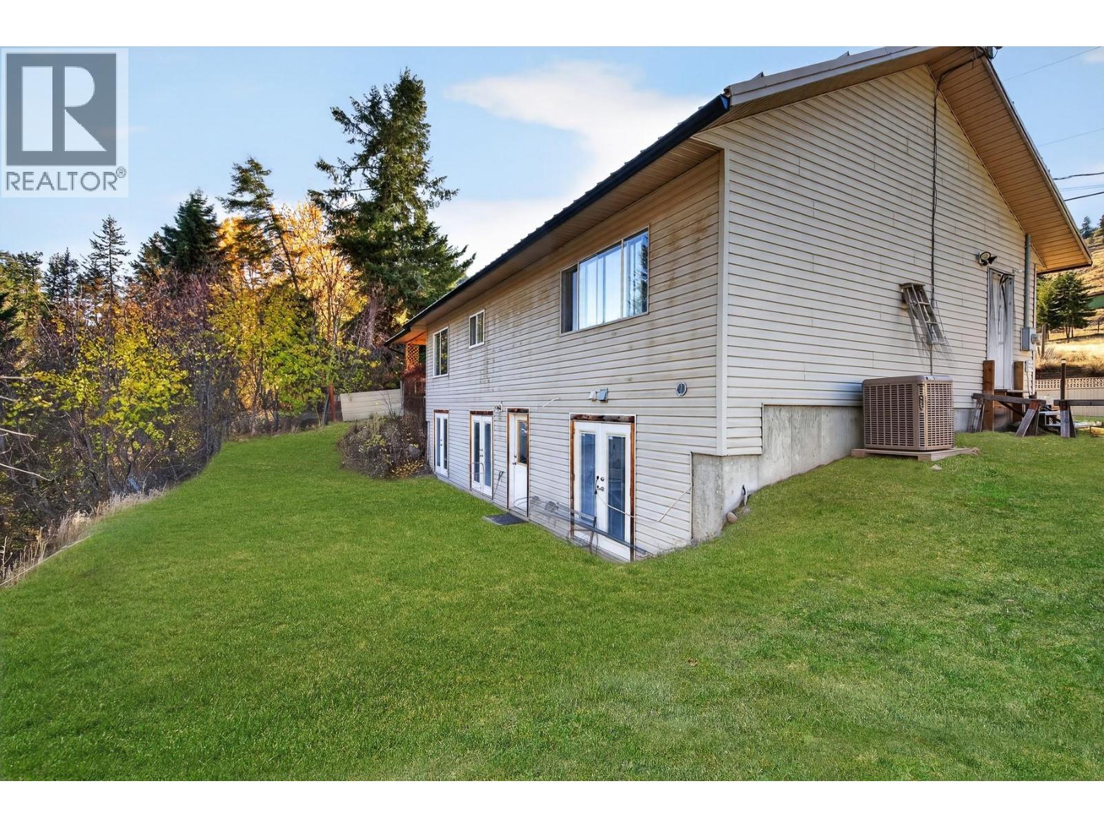 523 Grand Oro Road, Kaleden