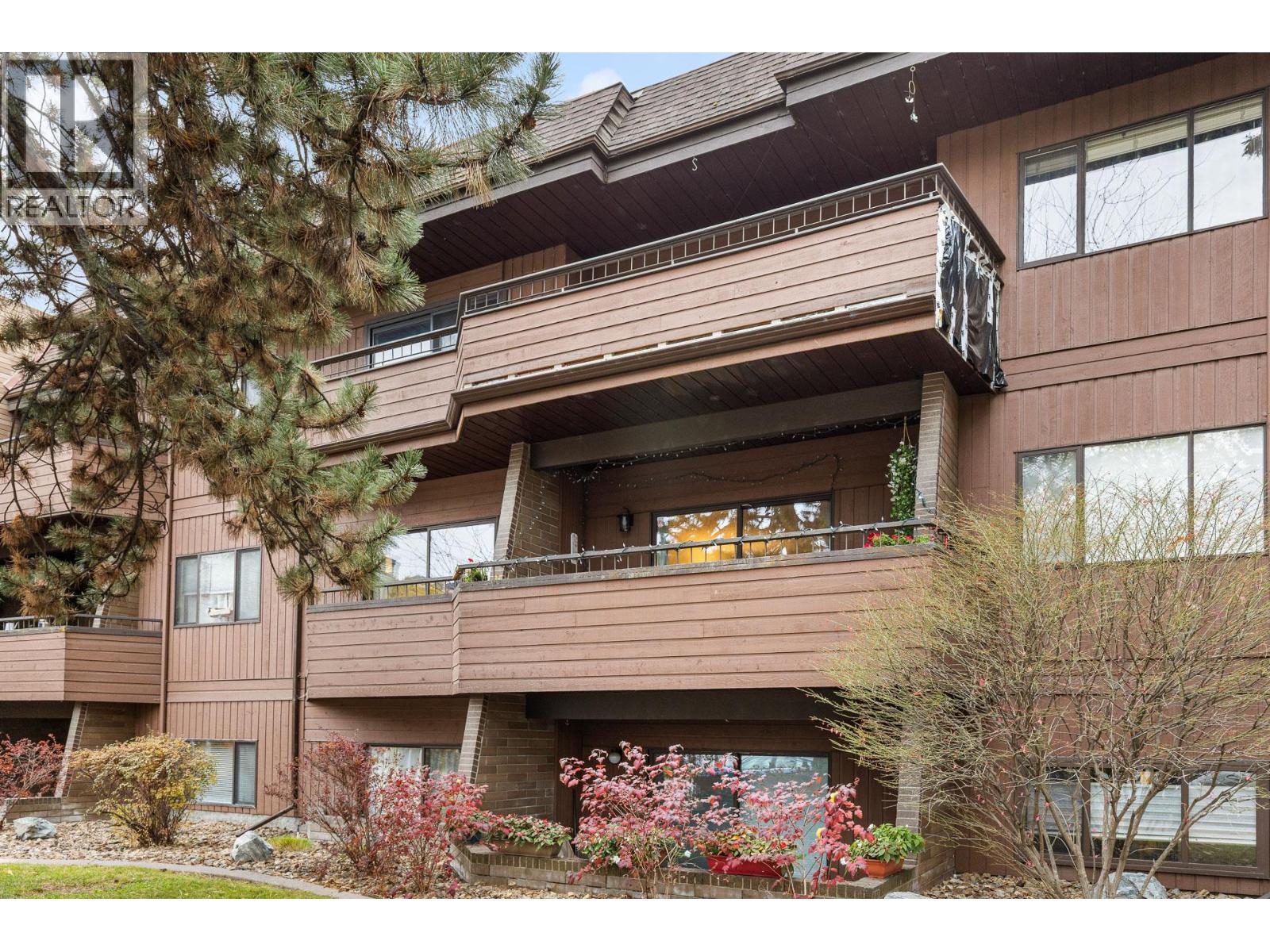 210 983 Bernard Avenue, Kelowna