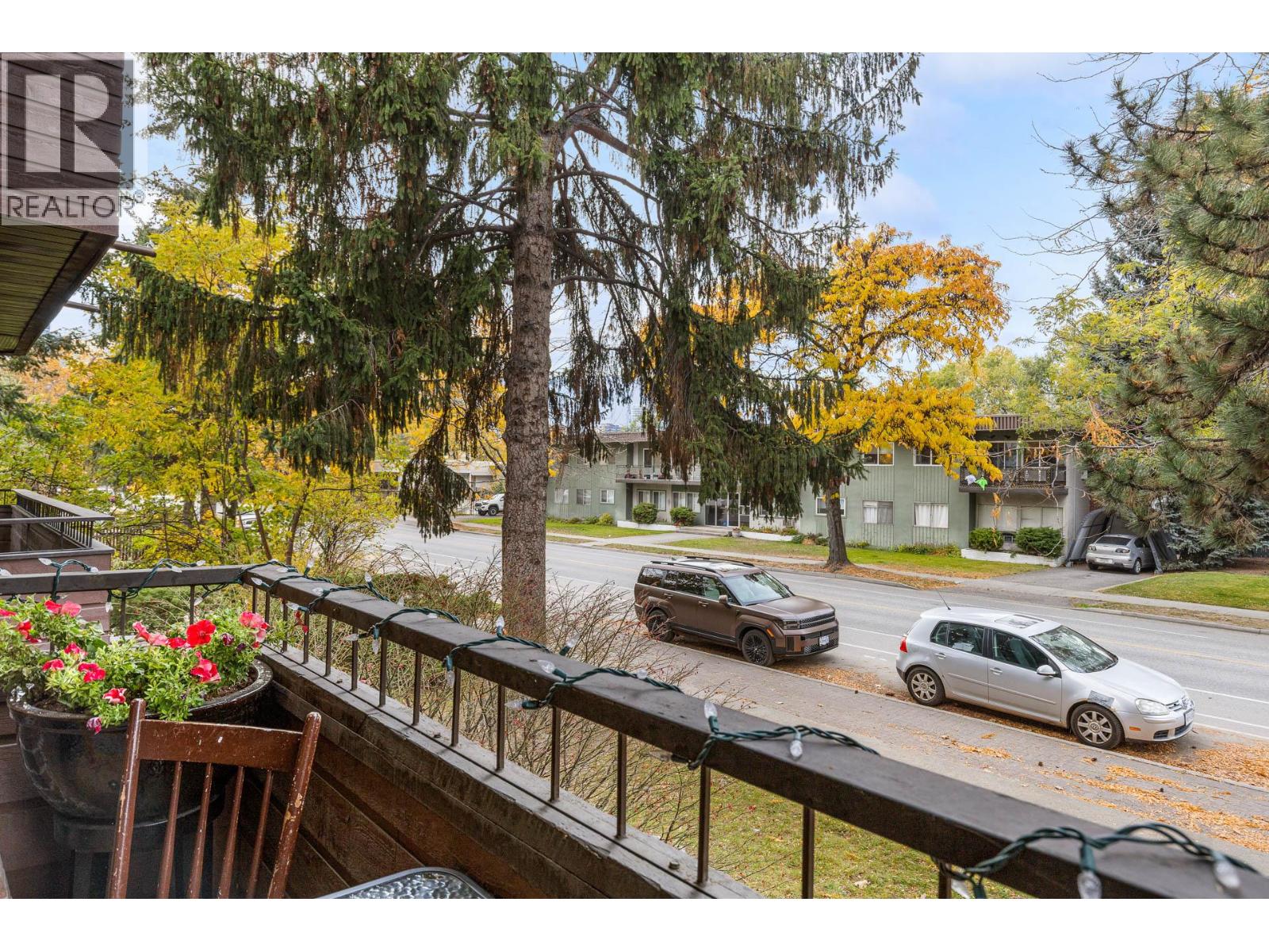 210 983 Bernard Avenue, Kelowna