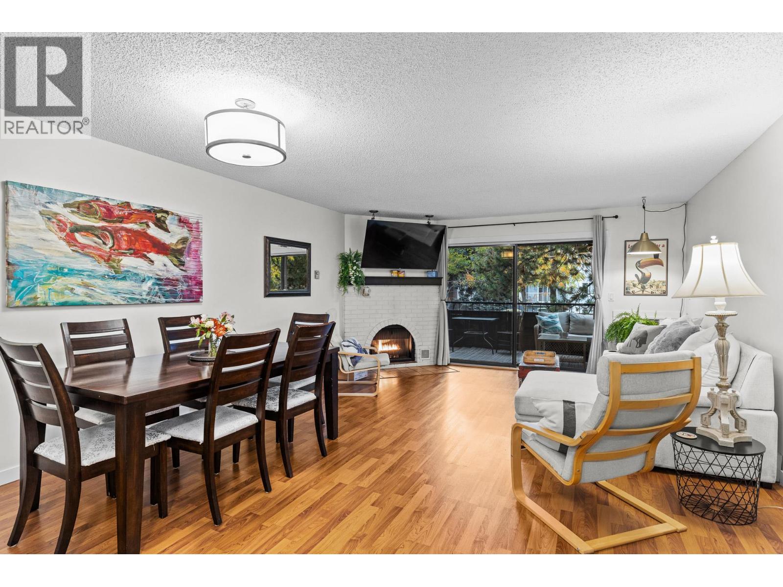 210 983 Bernard Avenue, Kelowna