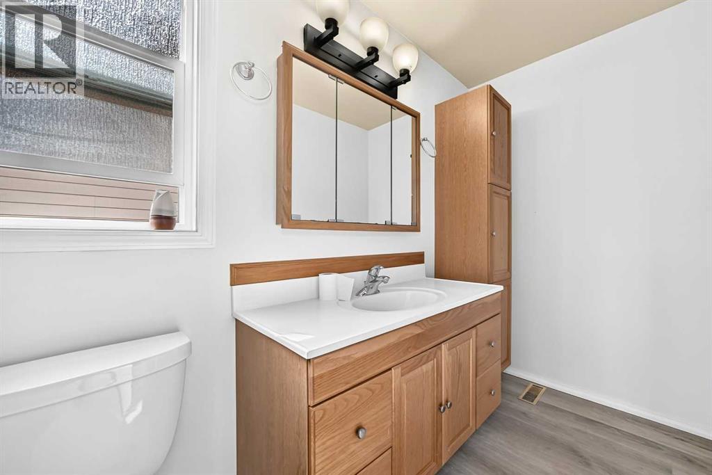 4351 58 Street E, Calgary — photo 30