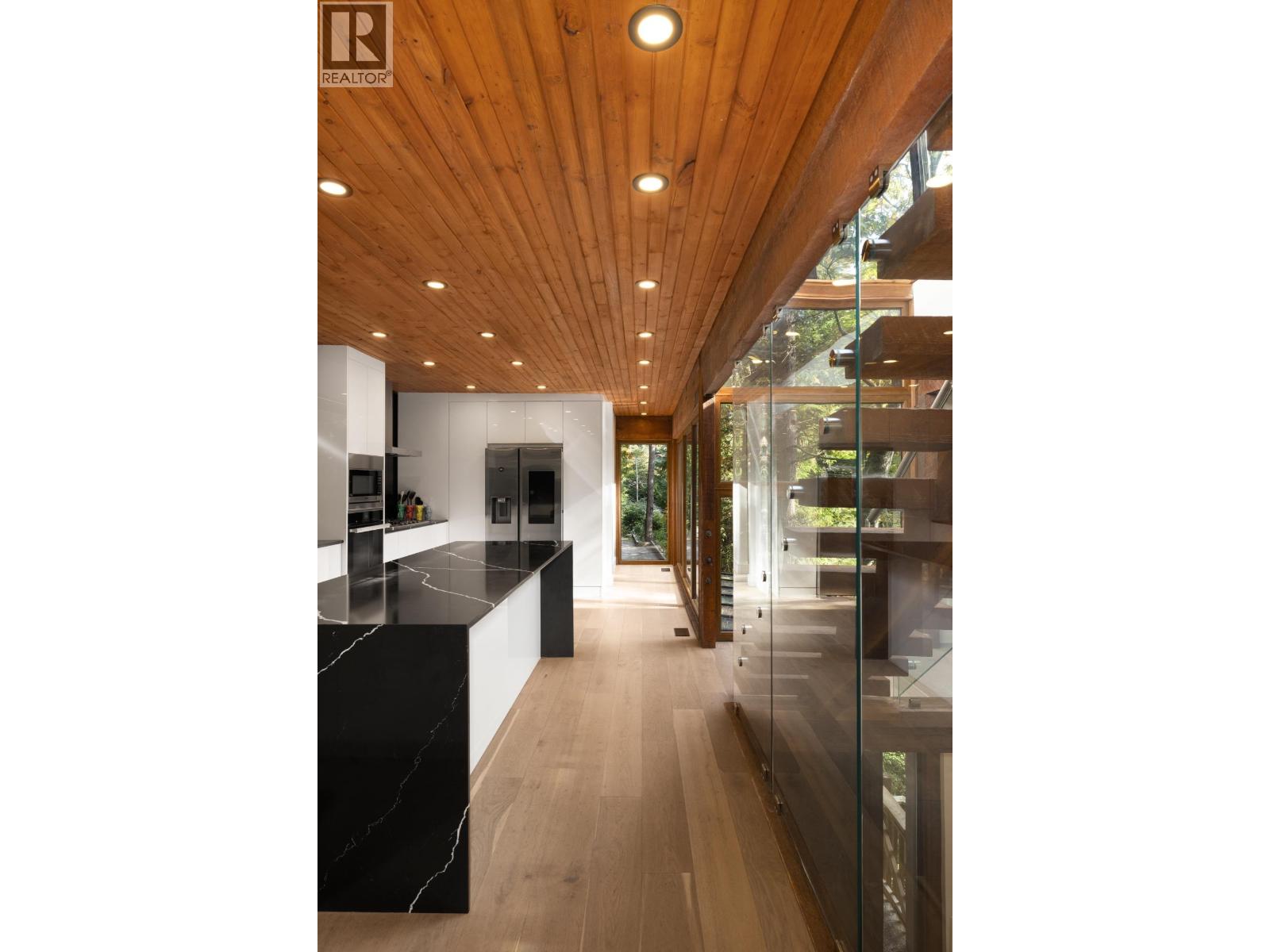 6915 Marine Drive, West Vancouver — photo 15