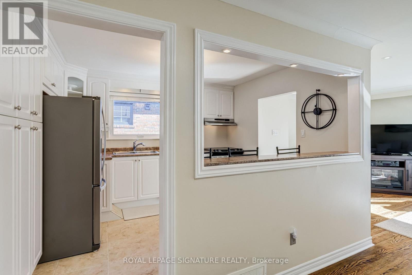 22 Painswick Crescent, Toronto, ON photo 14