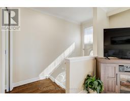 Living room - 22 Painswick Crescent, Toronto, ON M2J3M6 Photo 7