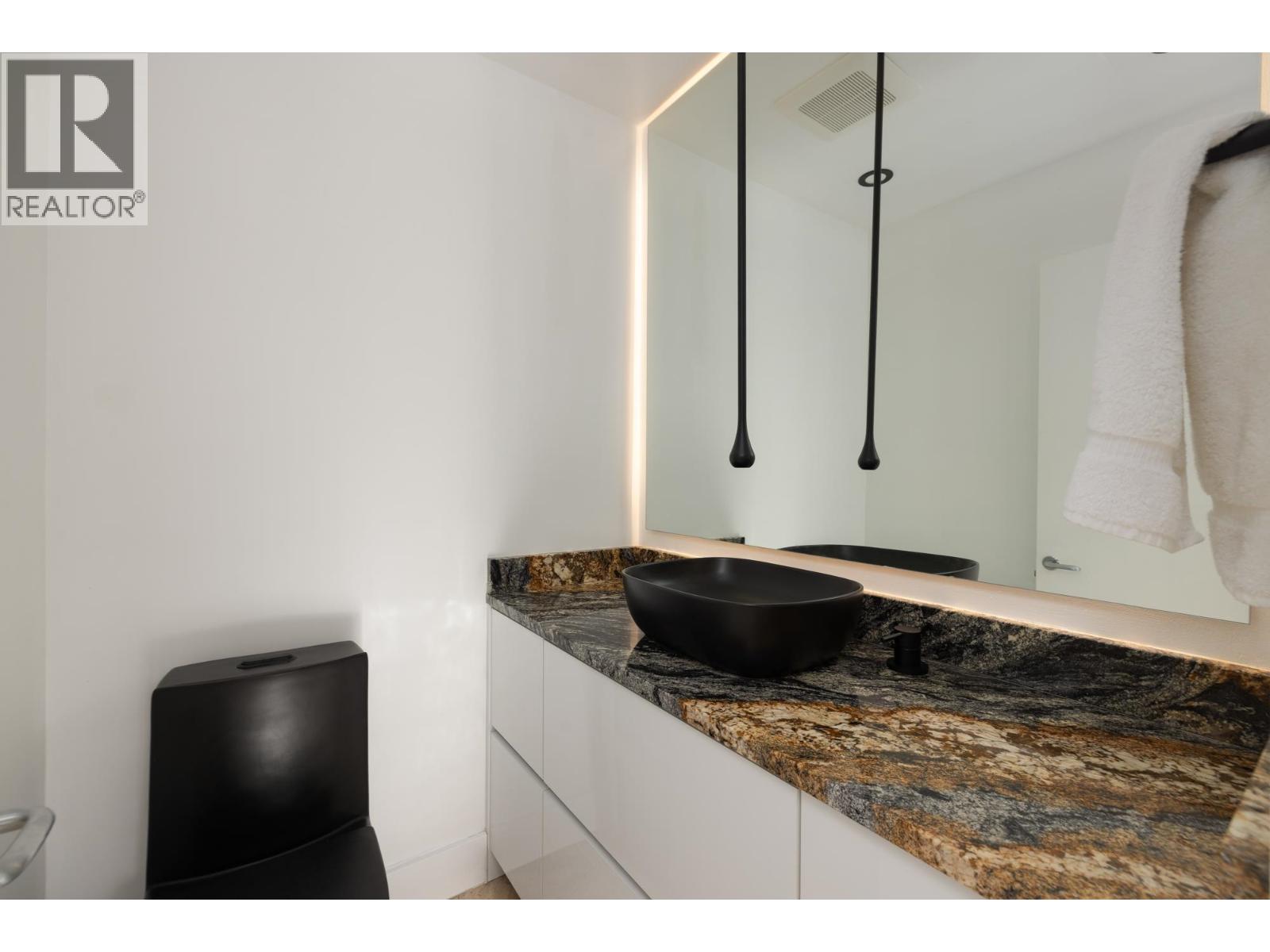 6915 Marine Drive, West Vancouver — photo 18