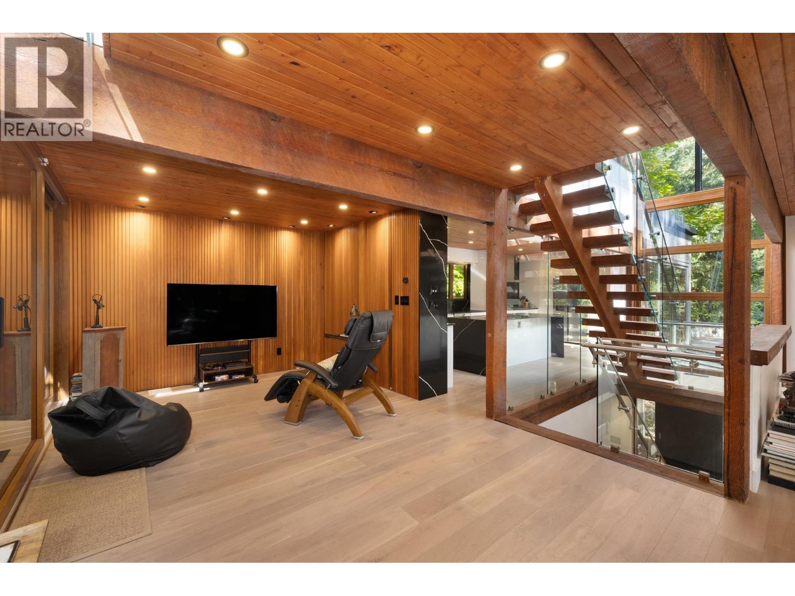 6915 Marine Drive, West Vancouver — photo 19