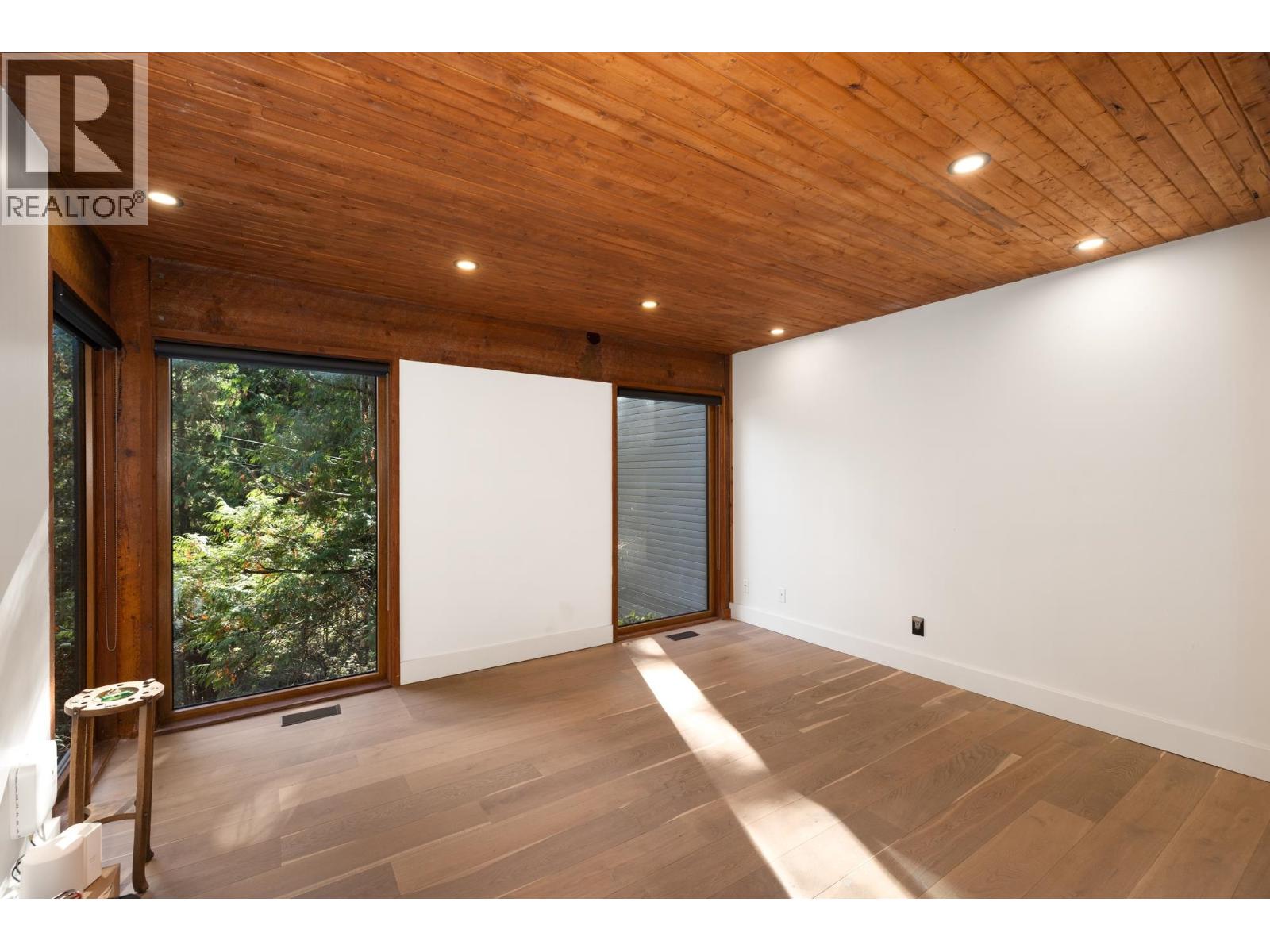 6915 Marine Drive, West Vancouver — photo 37