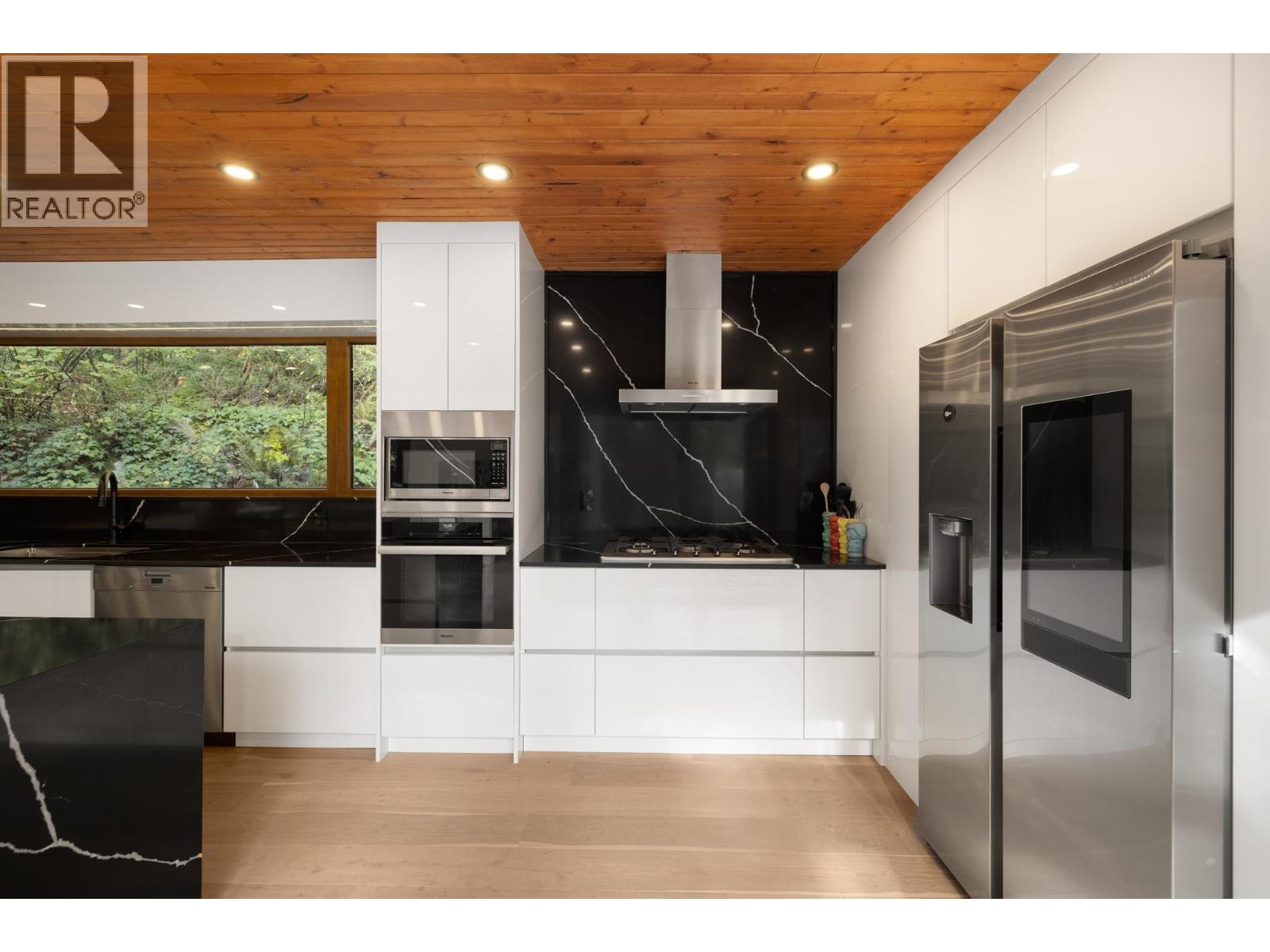 6915 Marine Drive, West Vancouver — photo 10