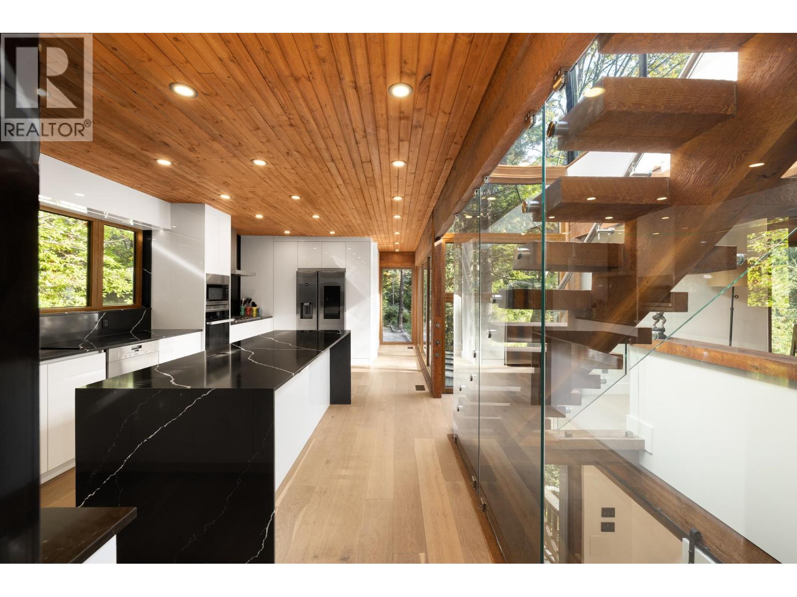 6915 Marine Drive, West Vancouver — photo 16
