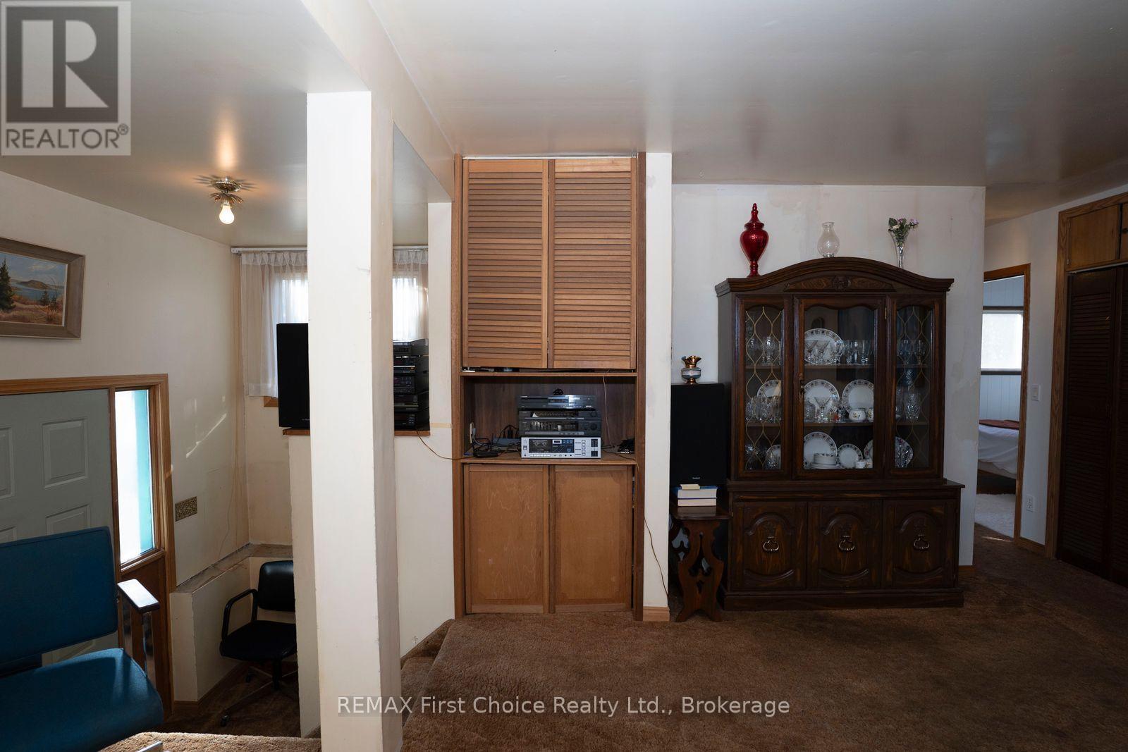 372 INCHIQUIN STREET, Thunder Bay — photo 9