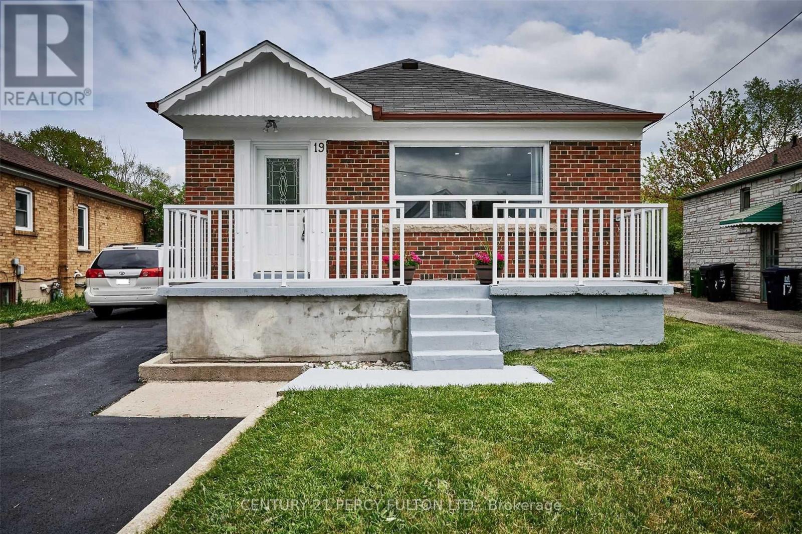 BSMT 1 - 19 LYNVALLEY CRESCENT, Toronto (Wexford-Maryvale)