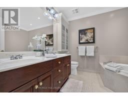 410 - 9 Boardwalk Drive, Toronto, ON M4L6T1 Photo 13