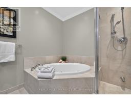 410 - 9 Boardwalk Drive, Toronto, ON M4L6T1 Photo 14