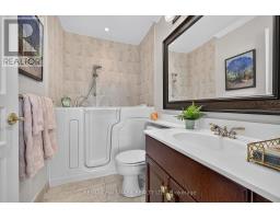 410 - 9 Boardwalk Drive, Toronto, ON M4L6T1 Photo 17