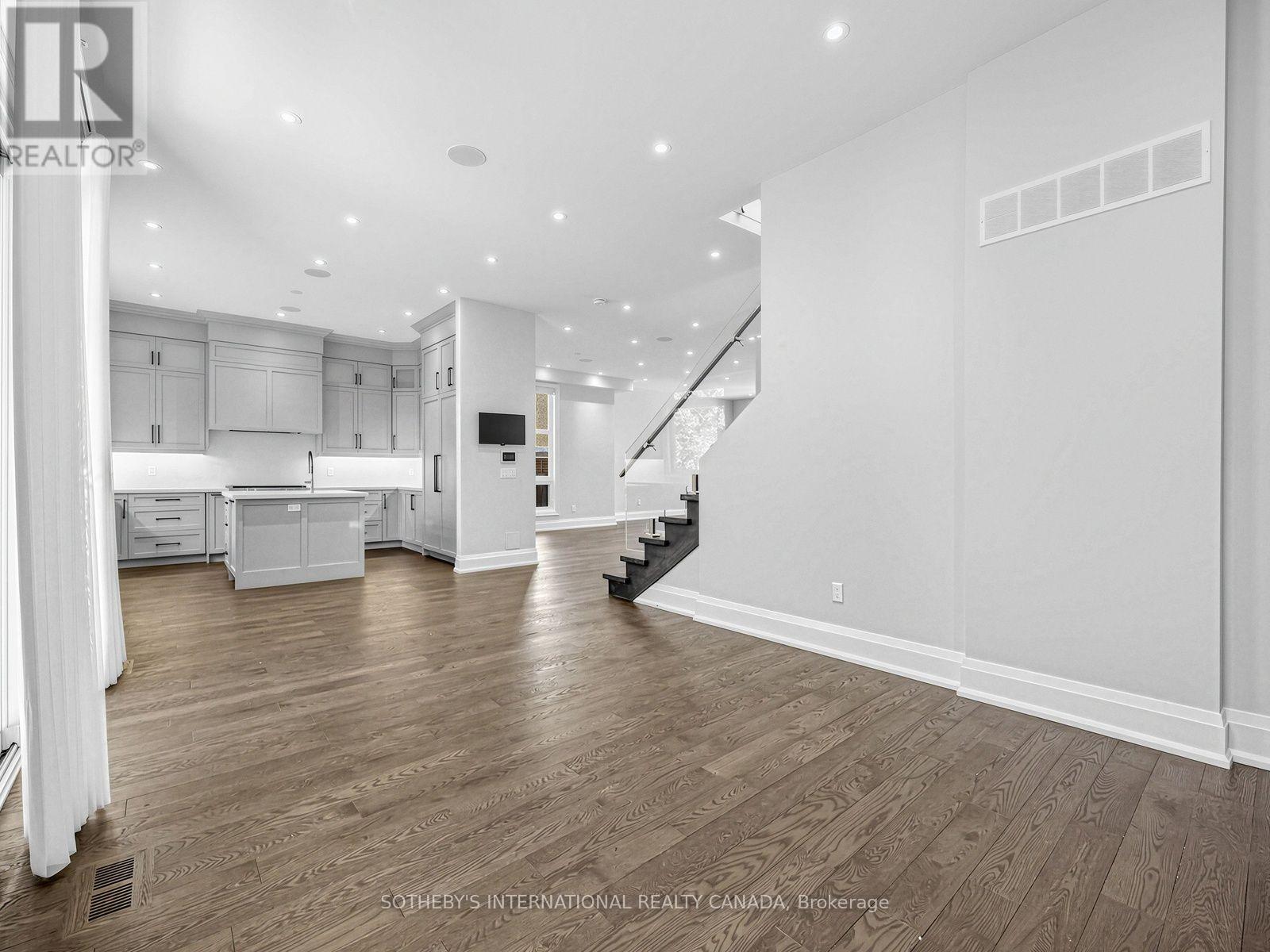 Photo of 4 BIRCHLAWN AVENUE