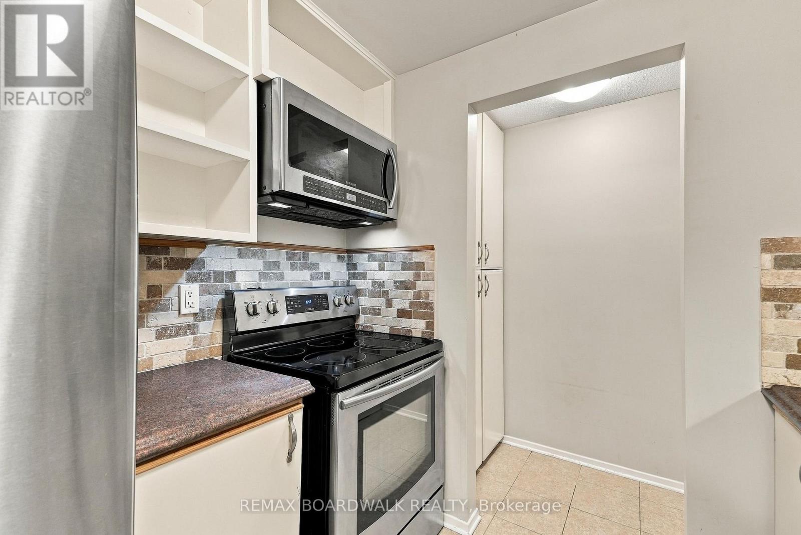 Samsung appliances are all included