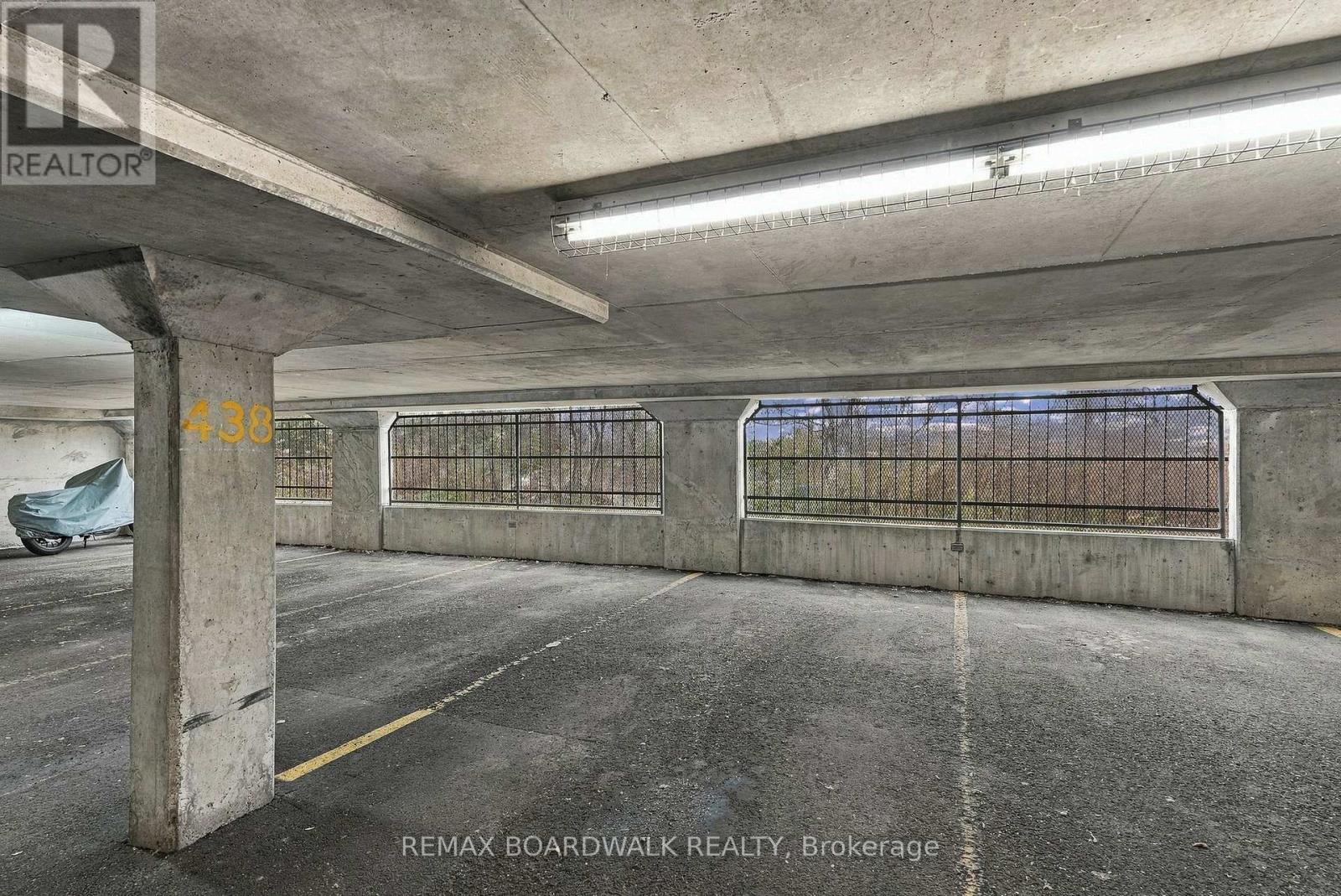 UNDERGROUND PARKING! HUGE FEATURE RARELY AVAILABLE