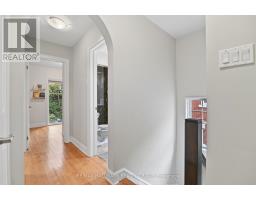 Bathroom - 132 Renfrew Avenue, Ottawa, ON K1S1Z8 Photo 14