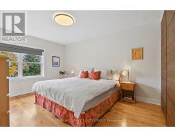 Bedroom 2 - 132 Renfrew Avenue, Ottawa, ON K1S1Z8 Photo 15