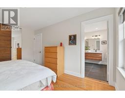 Bathroom - 132 Renfrew Avenue, Ottawa, ON K1S1Z8 Photo 16