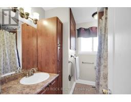125 Beaver Ridge, Ottawa, ON K2E6E5 Photo 24