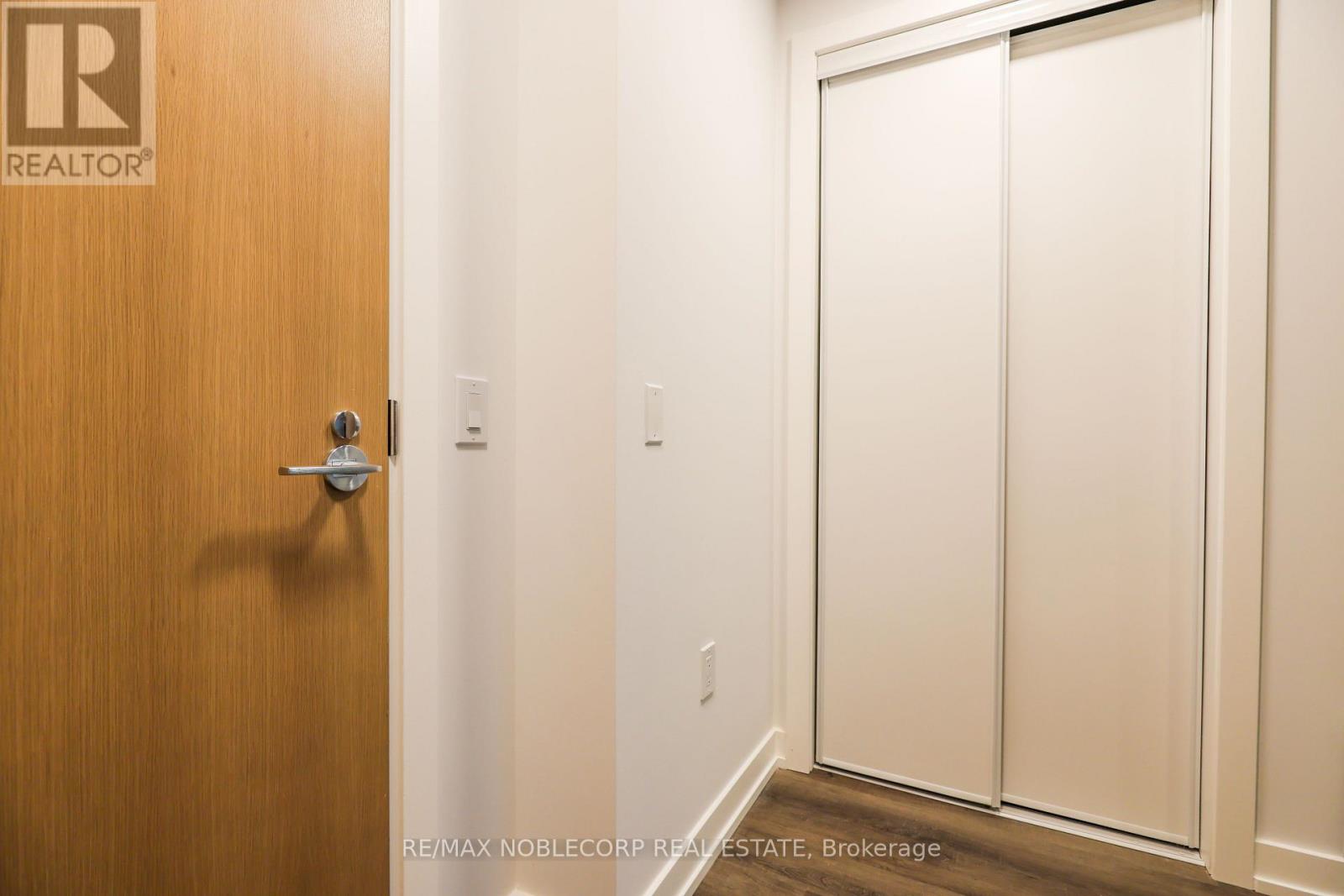 1707A - 5 MEADOWDALE ROAD, Vaughan (Concord) — photo 2