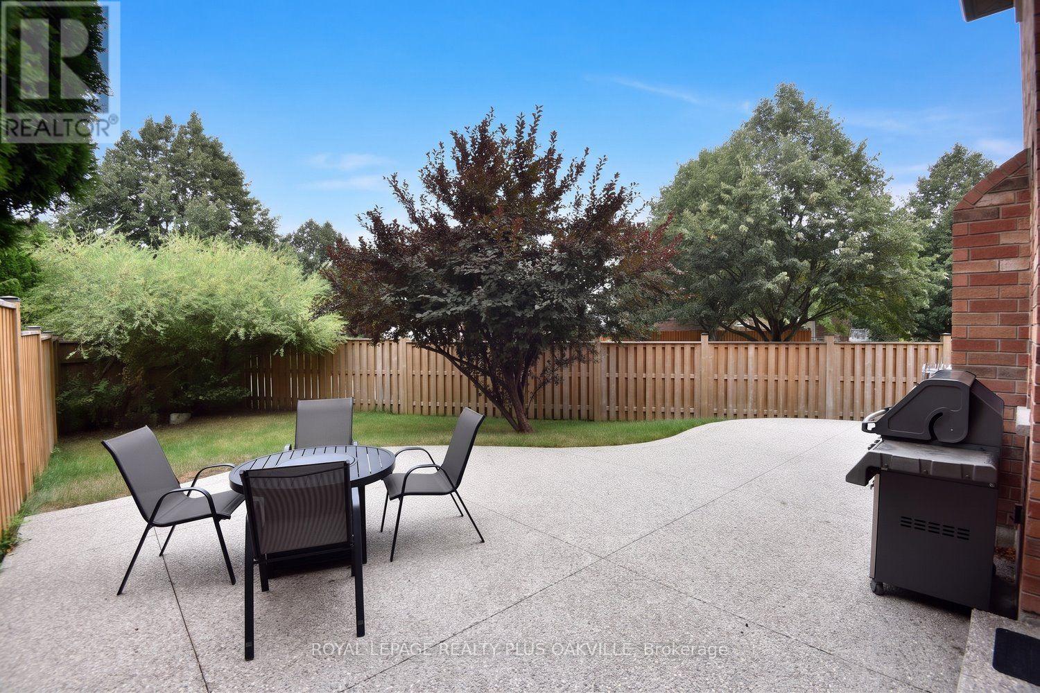 546 Sandcherry Drive, Burlington, ON photo 45