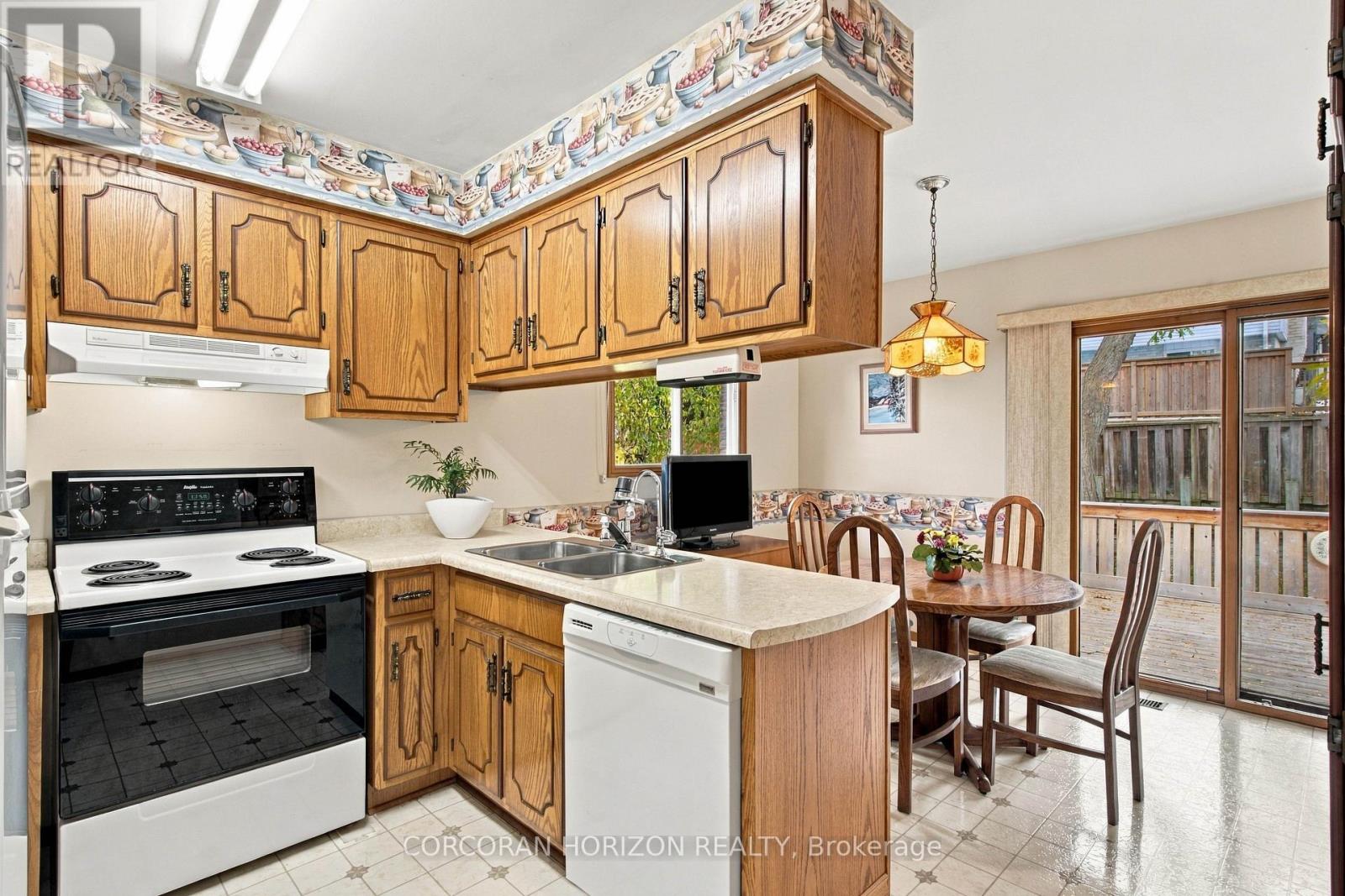 30 Carlyle Place, Kitchener, ON photo 13