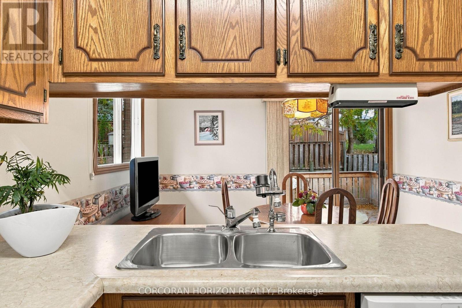30 Carlyle Place, Kitchener, ON photo 15