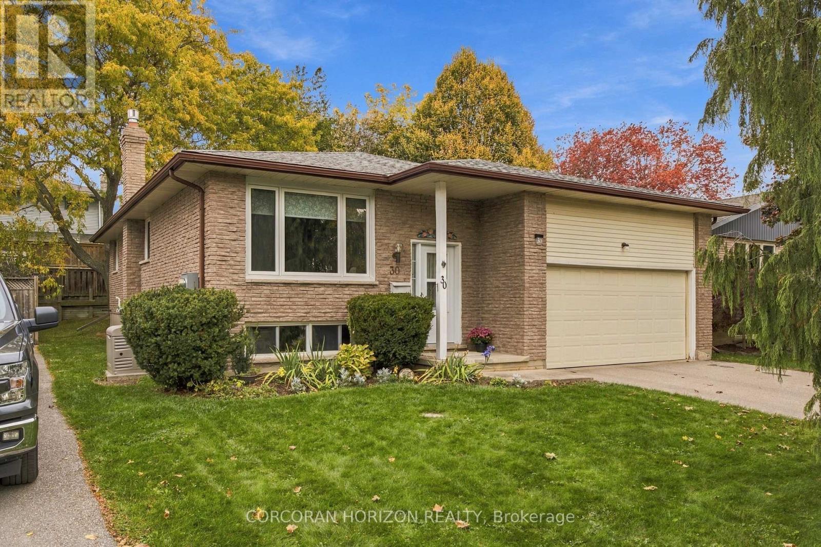 30 CARLYLE PLACE, Kitchener — photo 3