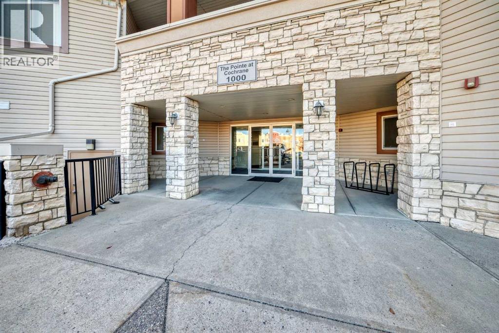 1420, 505 Railway Street W, photo 2 of 33