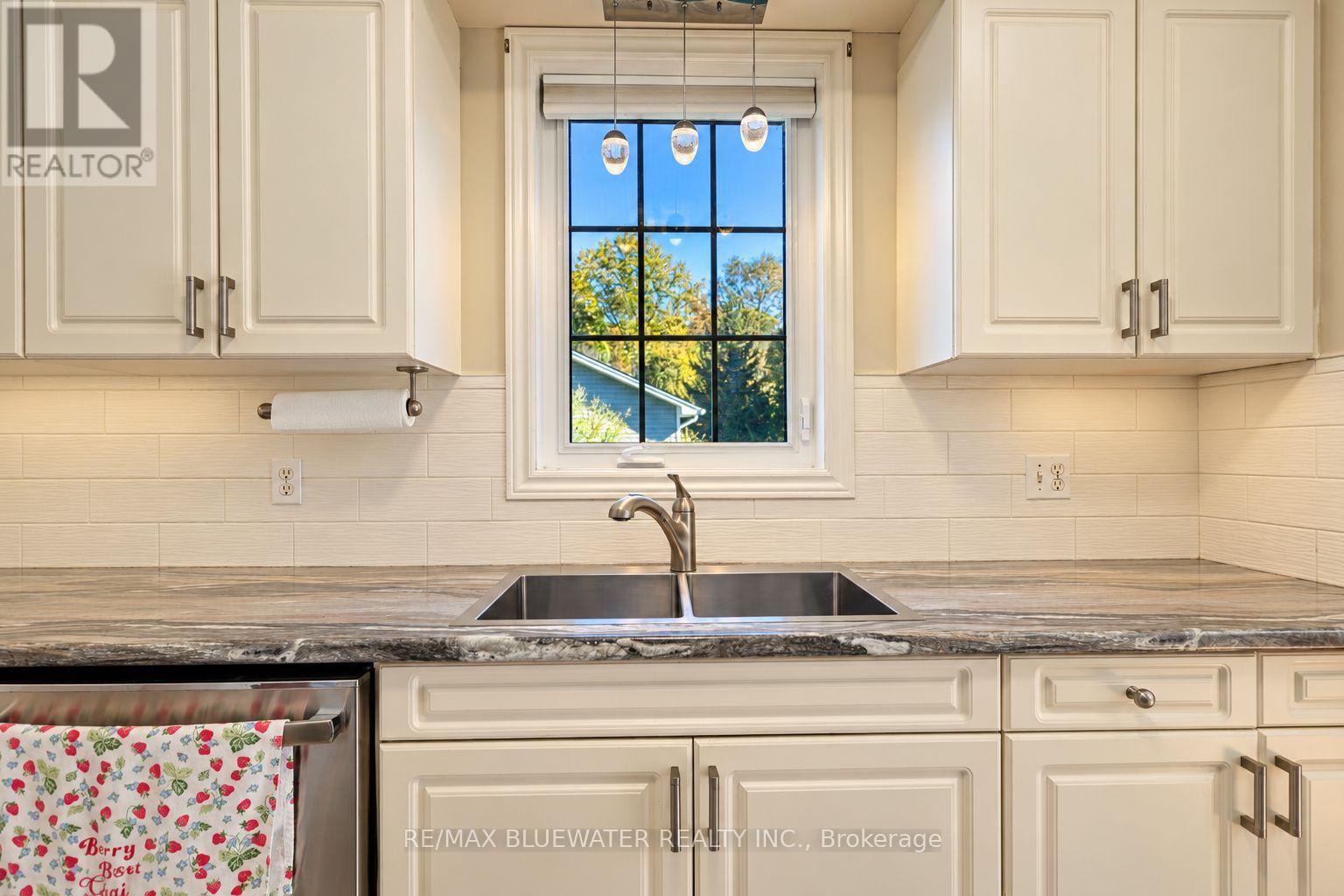 351 SHANNON BOULEVARD - 19