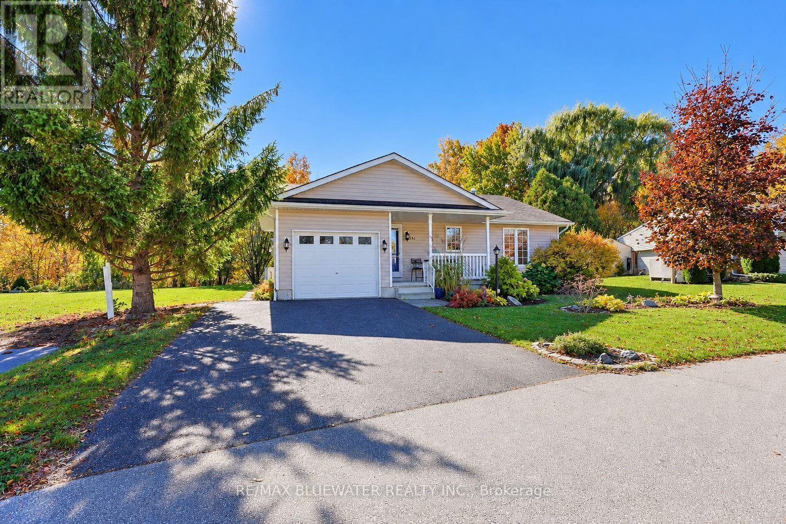 351 SHANNON BOULEVARD, South Huron (Stephen) — photo 9