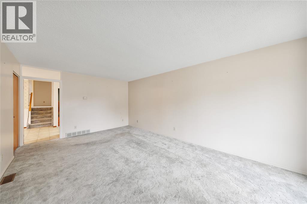 1276 Thistledown AVENUE, Sarnia — photo 8