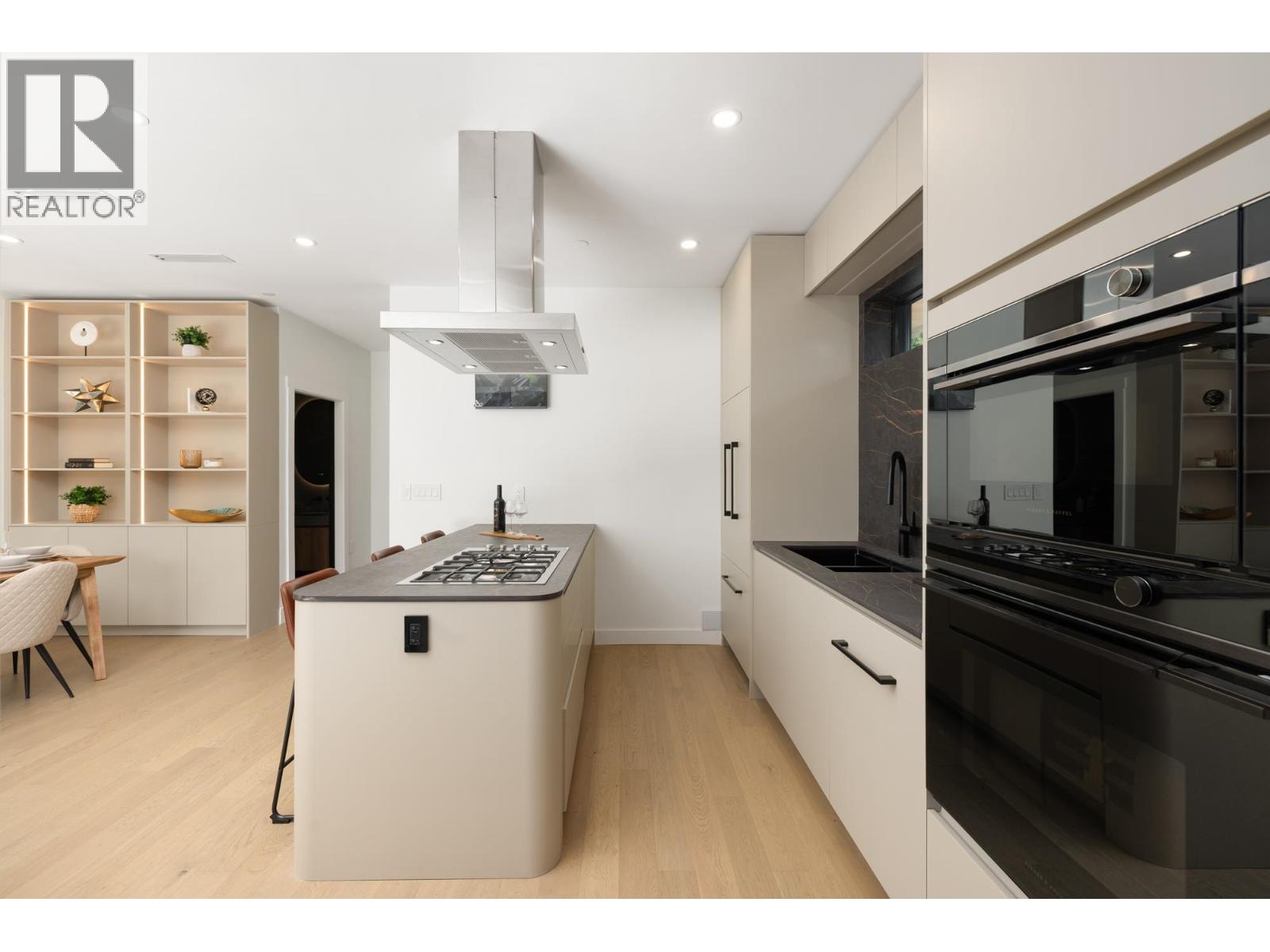 1 2145 Napier Street, Vancouver — photo 16