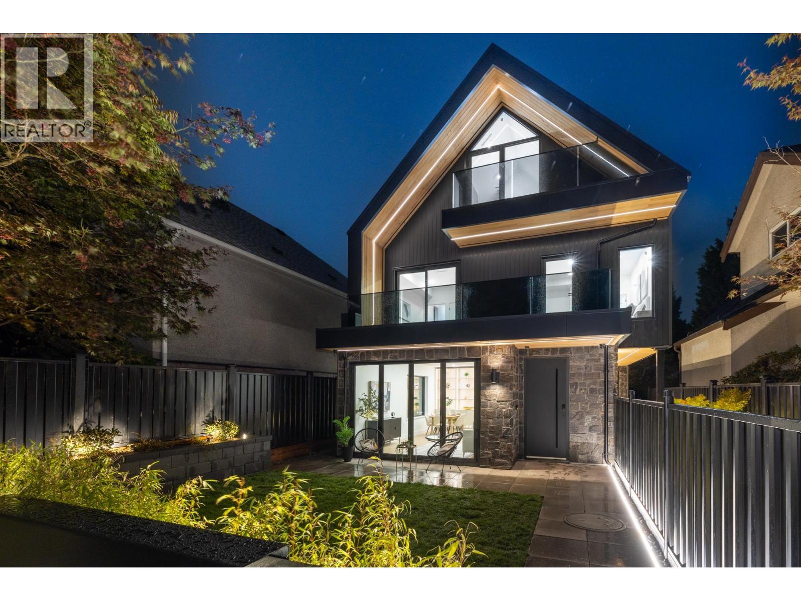 1 2145 Napier Street, Vancouver — photo 2